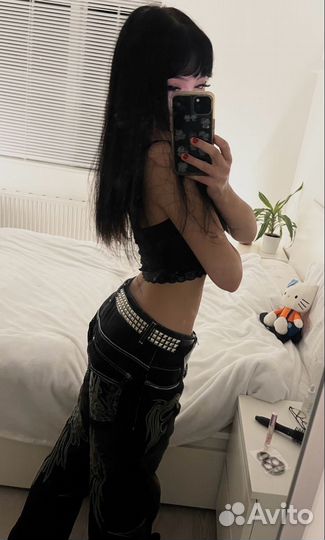 Ремень с заклепками