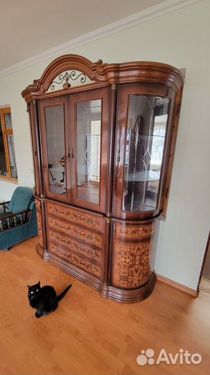 Сервант 4-дверный