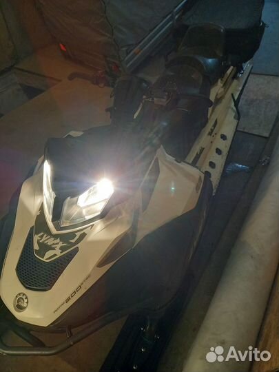 Продам снегоход BRP