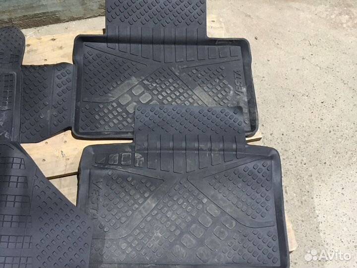 Автомобильные коврики резиновые