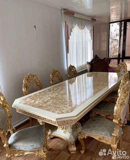 Столы и стулья