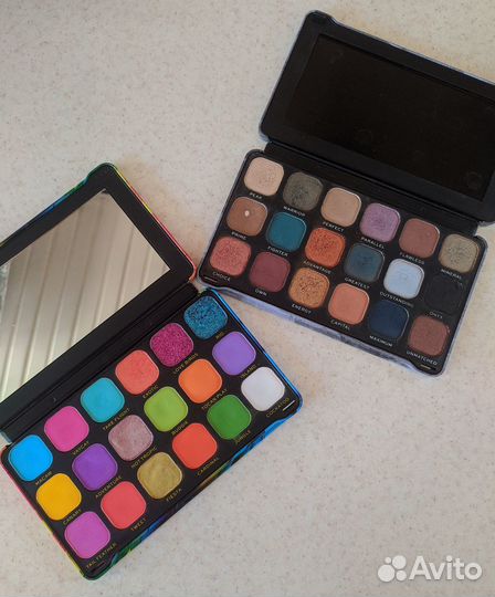 Палетка теней revolution