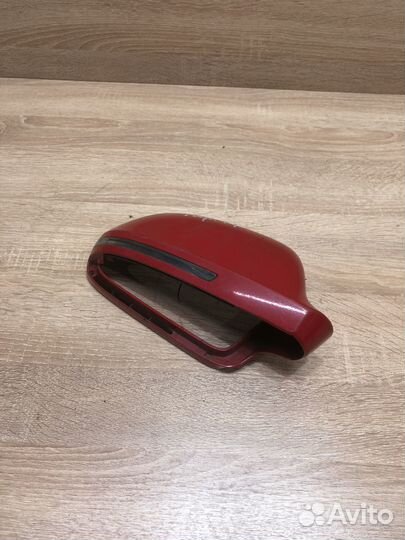 Накладка правого зеркала Ауди A4 B8