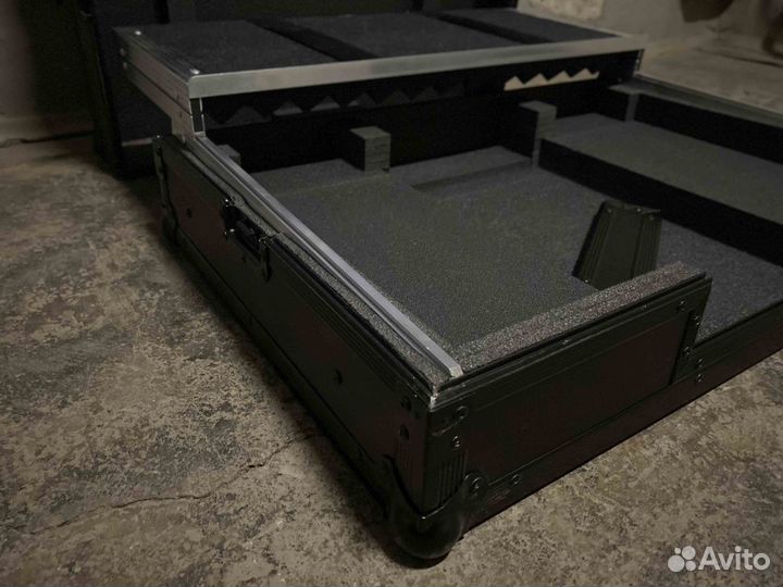 Кейс 12inch для комплекта Traktor Z2 и Traktor D2