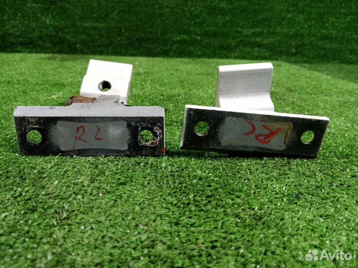 Петля двери задняя левая Bmw X5 E70 N52B30AF (3.0)