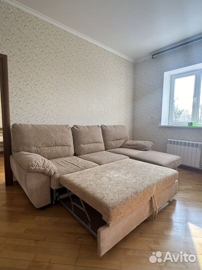 Диван с оттоманкой