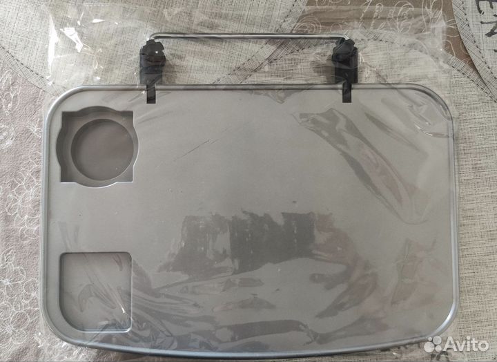 Автомобильный столик для ноутбука