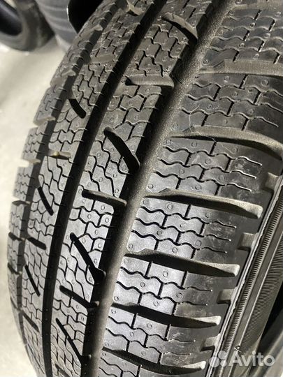 Pirelli Carrier Winter 215/65 R16C