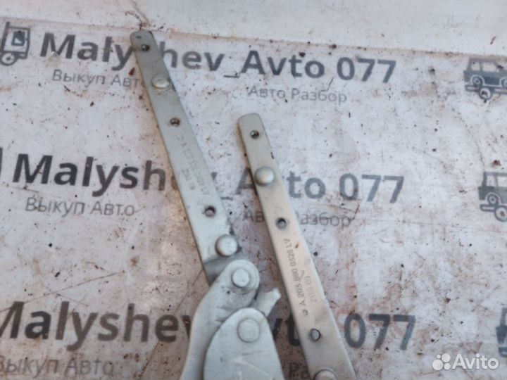 Петля капота Mercedes-Benz C-Class W203