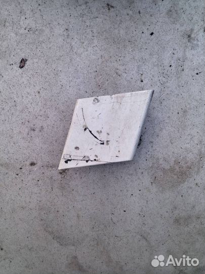 Заглушка (решетка) бампера переднего правая MAN