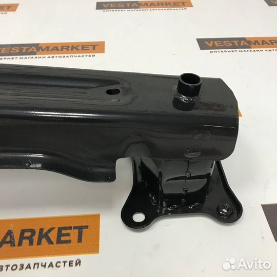 Усилитель переднего бампера Веста