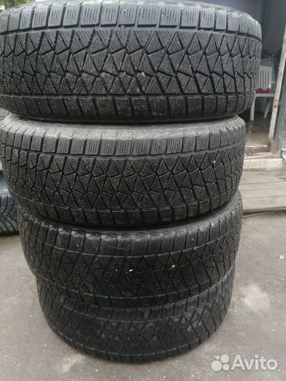 Bridgestone Blizzak DM-V2 225/60 R18