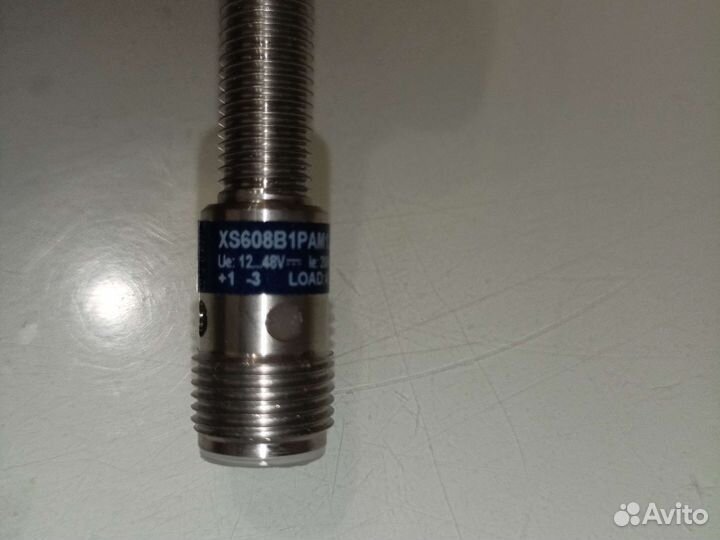 Индуктивный датчик XS608B1PAM12