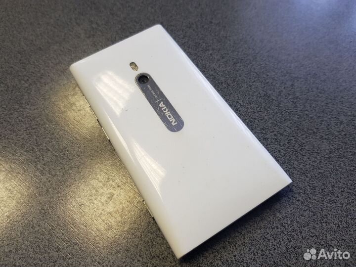 Nokia Lumia 800, 16 ГБ