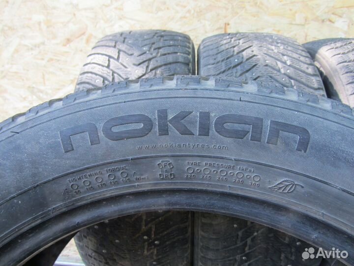 Nokian Tyres Hakkapeliitta 8 215/55 R17