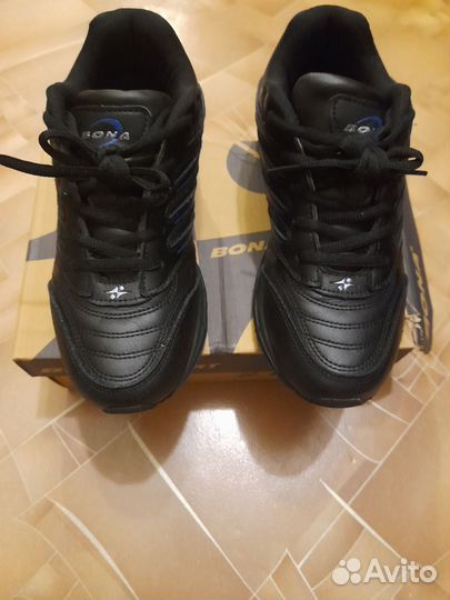 Кроссовки бона