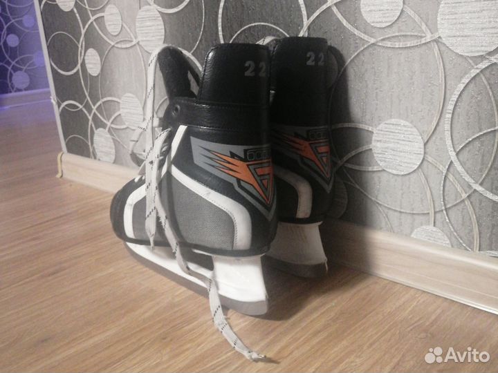 Каньки хоккейные