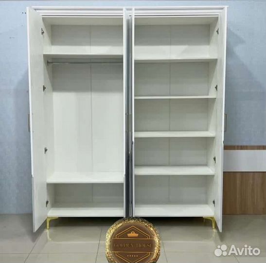 Шкаф распашной