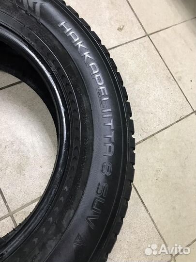 Nokian Tyres Hakkapeliitta 8 SUV 235/65 R17