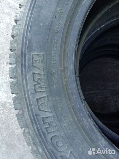 Yokohama SnowSafety 225/65 R17 101Q