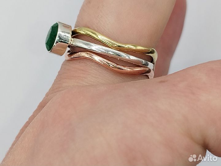 Кольцо с изумрудом