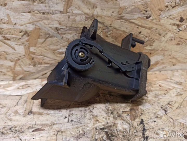 Дефлектор левый Nissan Almera Classic