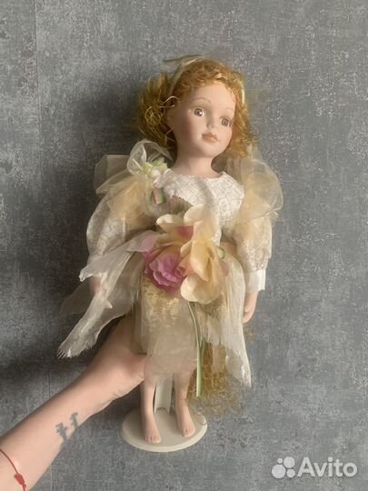 Кукла фарфоровая коллекционная