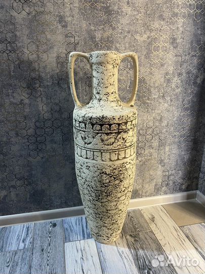 Глиняная ваза напольная