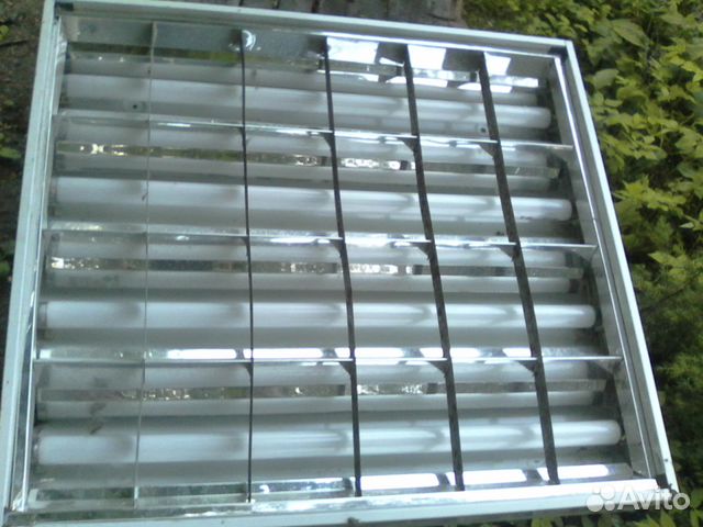 Светильник люминесцентный с запасными лампами 18вт