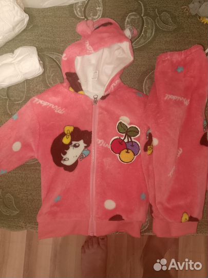Продам костюмчик на девочку новый)
