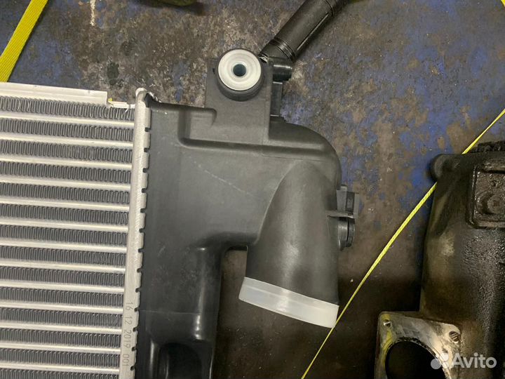 Интеркулер новый Toyota Fortuner, Hilux 05