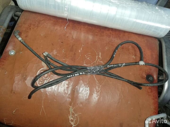 Трубка шланг Мазда Демио 1