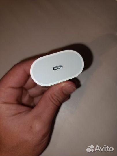 Зарядное устройство Apple 20W USB-C для iPhone