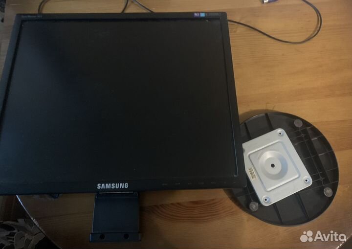 Цветной монитор Самсунг samsung 943N MY19LS