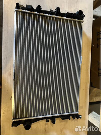 Основной радиатор Mercedes w213 w205