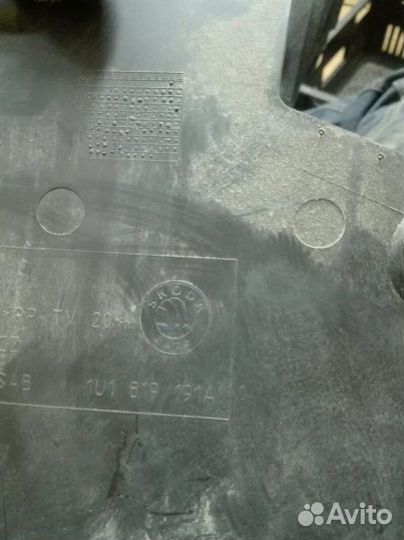 Накладка панели приборов Skoda Octavia liftback 1