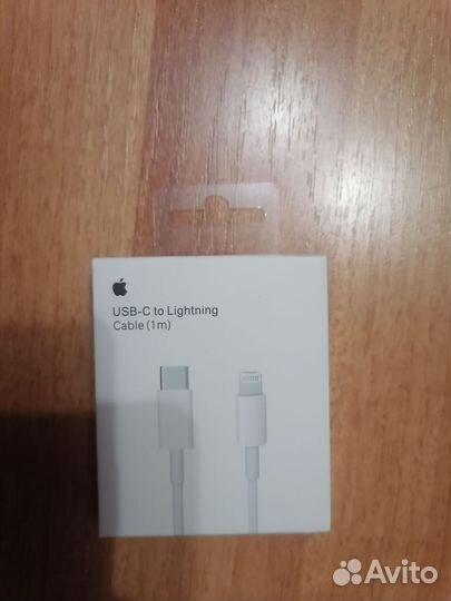 Кабель на iPhone