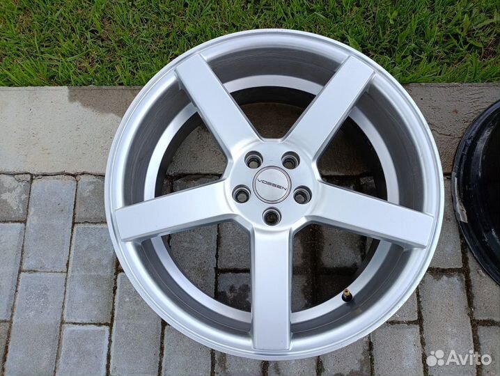 Диски R18 Vossen 5х100