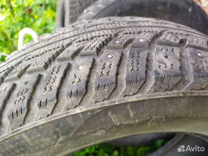 Kumho I'Zen RV Stud KC16 215/65 R16