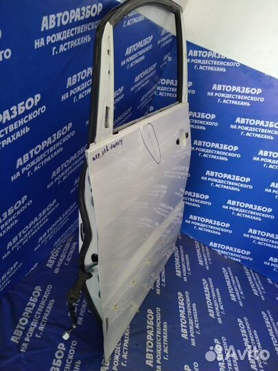 Передняя левая дверь. Toyota Alphard минивен