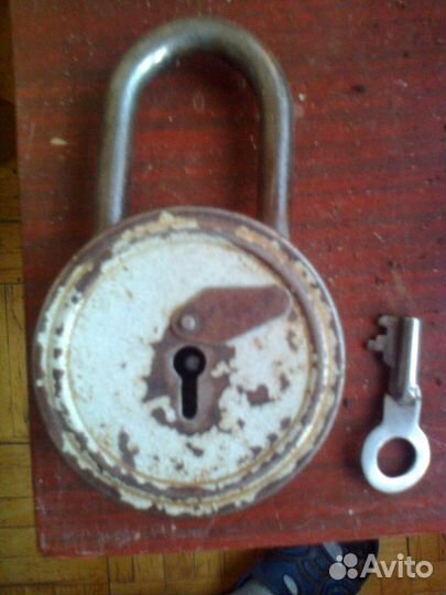 Личинка для замка и замки