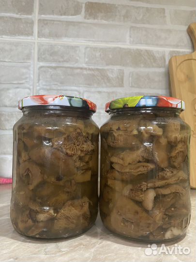 Грибы маринованные