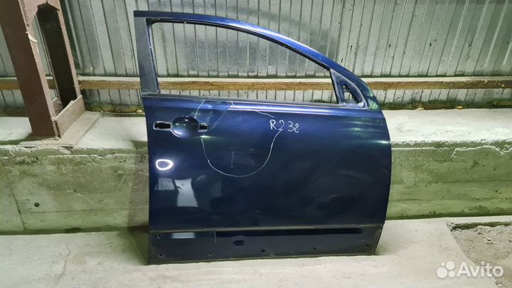 Дверь передняя правая Nissan Qashqai H0100-jd0md