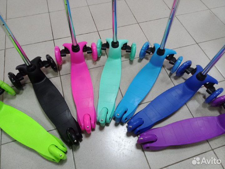 Самокат детский трехколесный