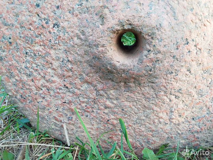 Жернов каменный