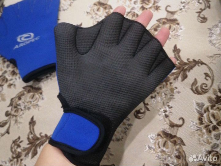 Перчатки для плавания