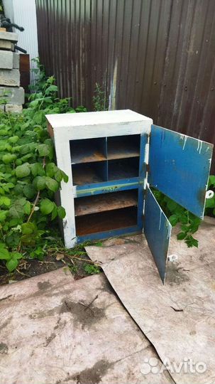 Сейф металлический