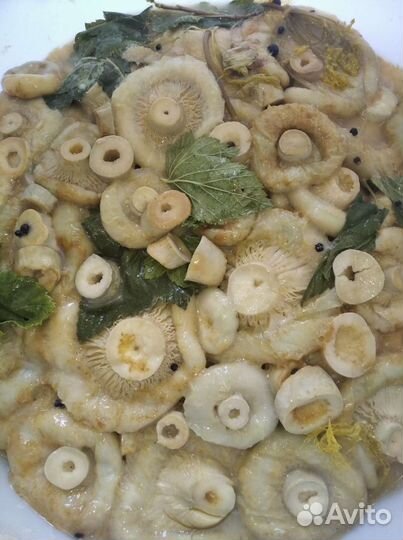 Грибы Грузди квашеные бочковые (не маринованые)