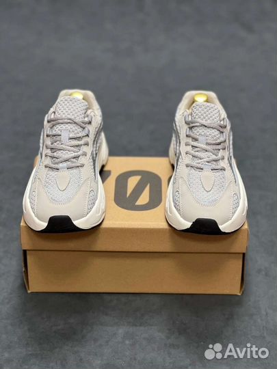 Кроссовки Yeezy Boost 700 (36-45)