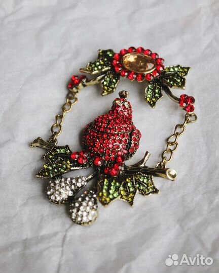 Брошь в стиле Heidi Daus